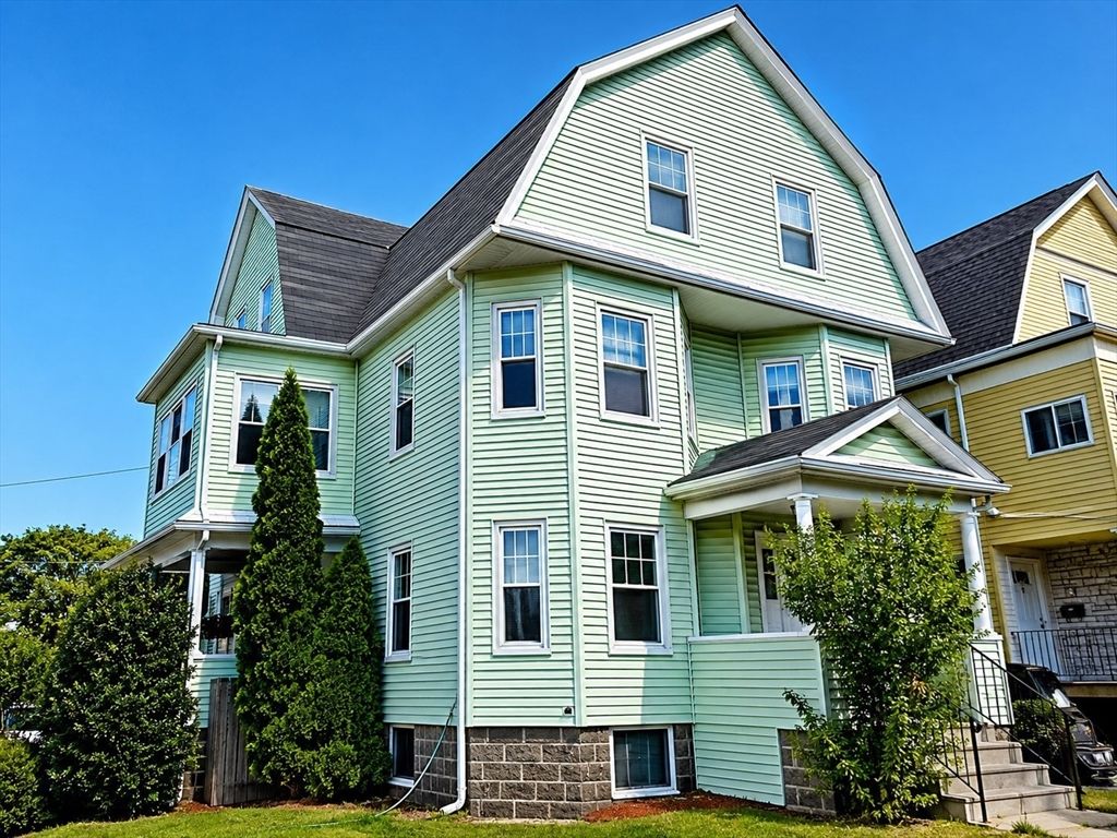 27 Princeton St, Medford, MA 02155