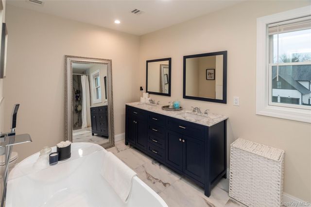 21 Wildwood Drive, Rock Tavern, NY 12575