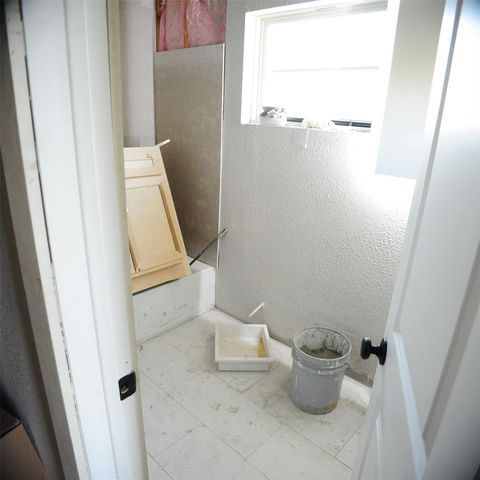 46 Road 5240, Cleveland, TX 77327