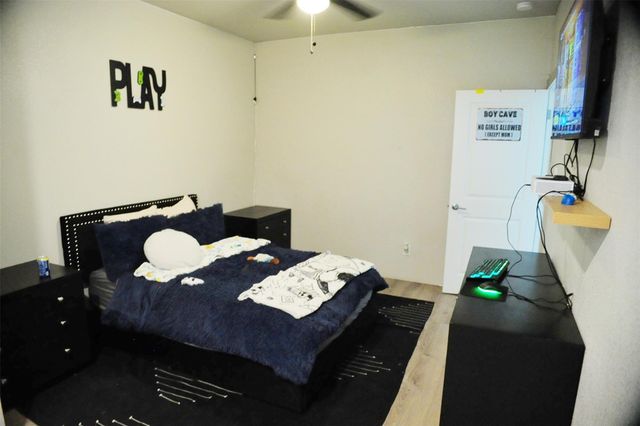 46 Road 5240, Cleveland, TX 77327