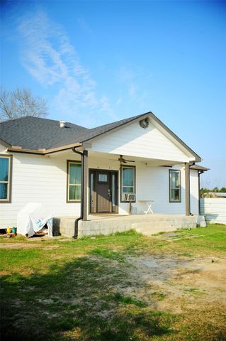 46 Road 5240, Cleveland, TX 77327