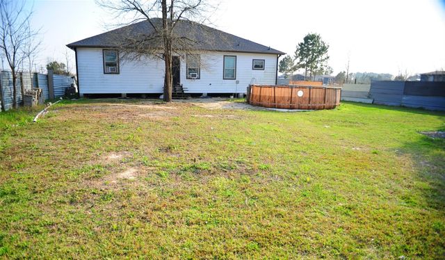 46 Road 5240, Cleveland, TX 77327