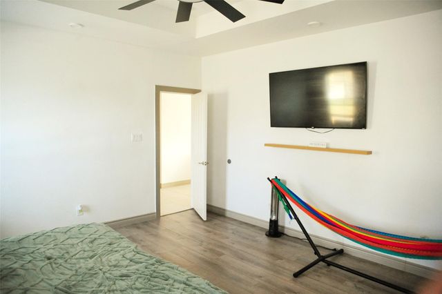 46 Road 5240, Cleveland, TX 77327