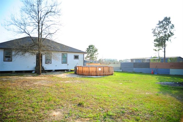 46 Road 5240, Cleveland, TX 77327