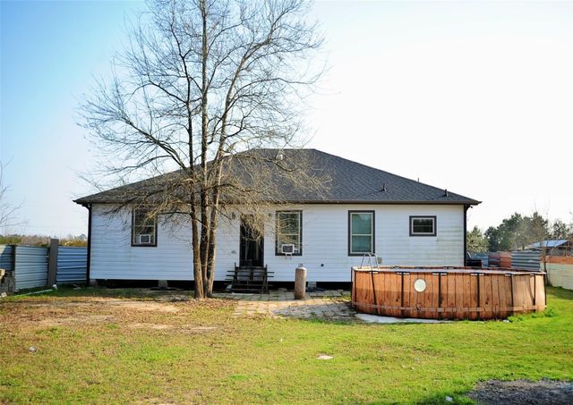 46 Road 5240, Cleveland, TX 77327