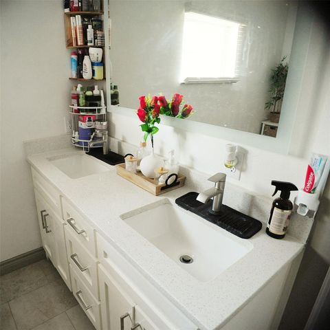 46 Road 5240, Cleveland, TX 77327