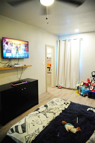 46 Road 5240, Cleveland, TX 77327