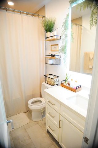 46 Road 5240, Cleveland, TX 77327