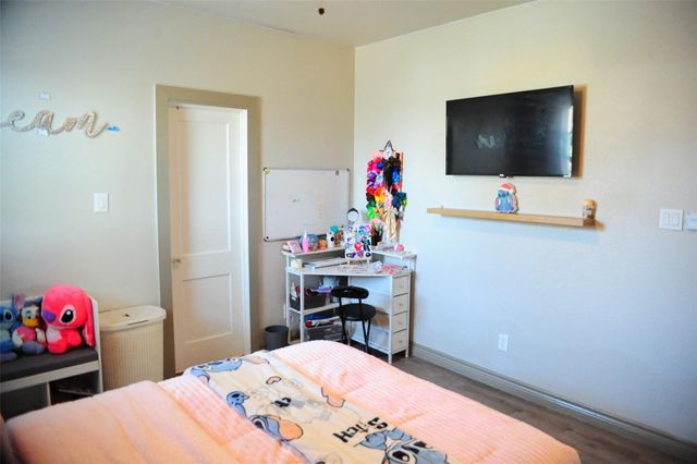 46 Road 5240, Cleveland, TX 77327