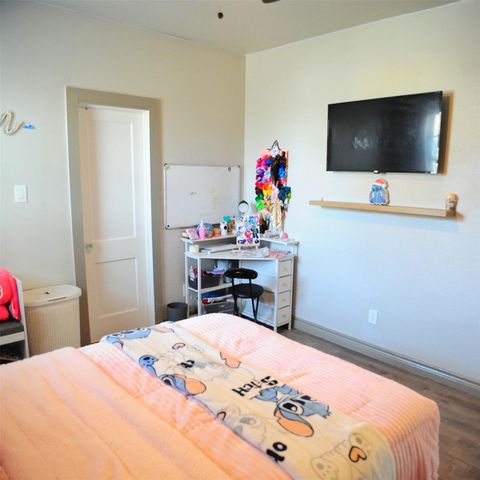 46 Road 5240, Cleveland, TX 77327