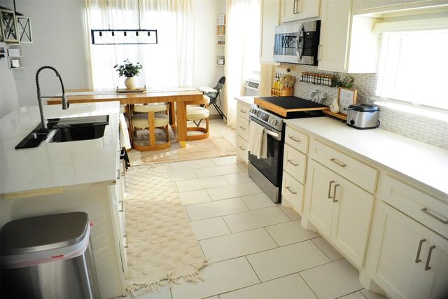 46 Road 5240, Cleveland, TX 77327