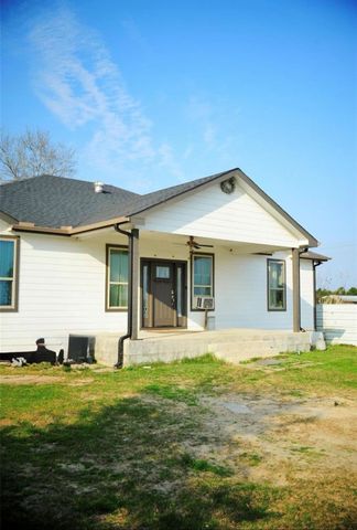 46 Road 5240, Cleveland, TX 77327