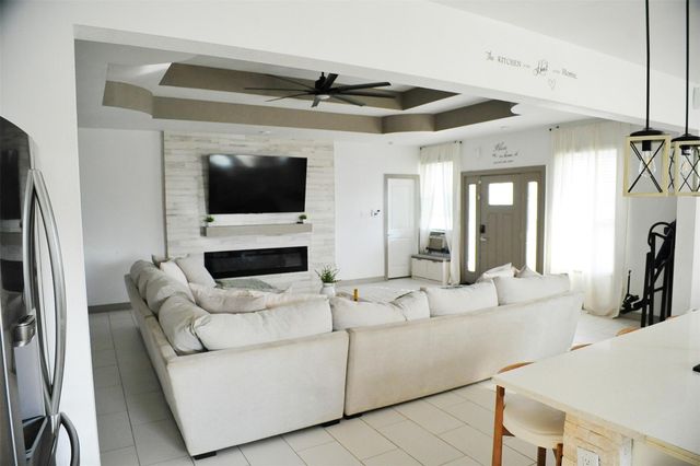 46 Road 5240, Cleveland, TX 77327