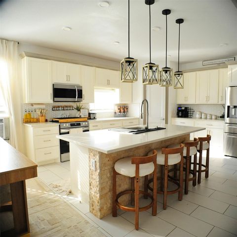 46 Road 5240, Cleveland, TX 77327