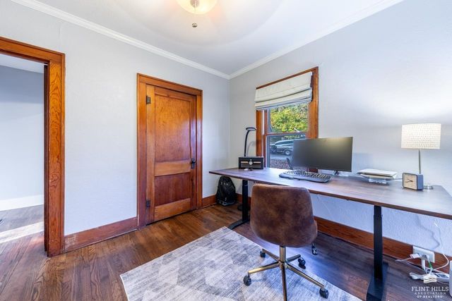 1015 Ivy Lane, Manhattan, KS 66502