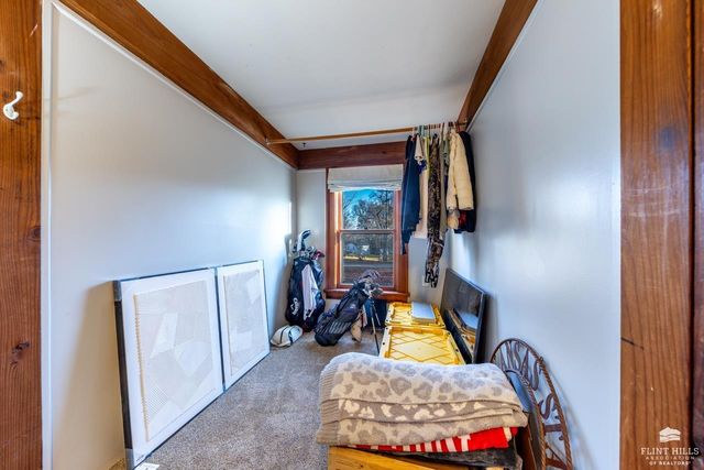 1015 Ivy Lane, Manhattan, KS 66502