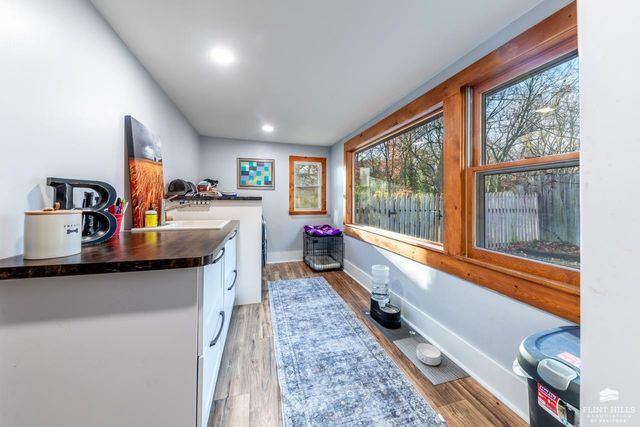 1015 Ivy Lane, Manhattan, KS 66502