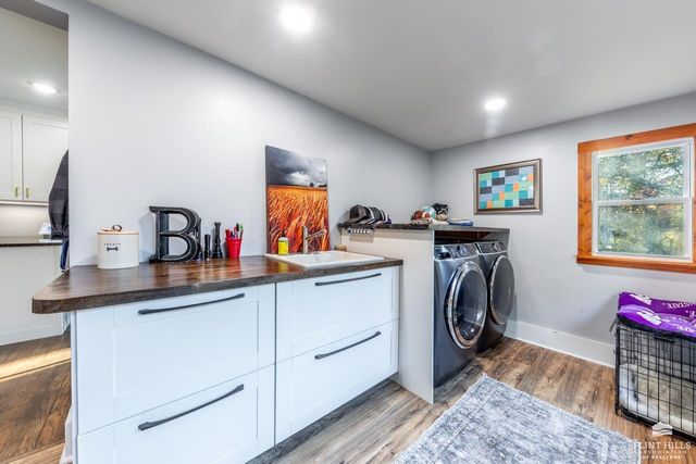 1015 Ivy Lane, Manhattan, KS 66502