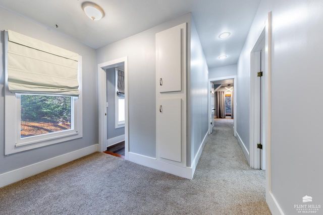 1015 Ivy Lane, Manhattan, KS 66502