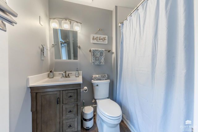 1015 Ivy Lane, Manhattan, KS 66502