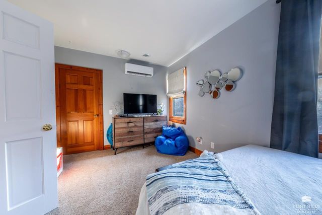 1015 Ivy Lane, Manhattan, KS 66502