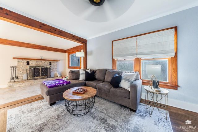 1015 Ivy Lane, Manhattan, KS 66502