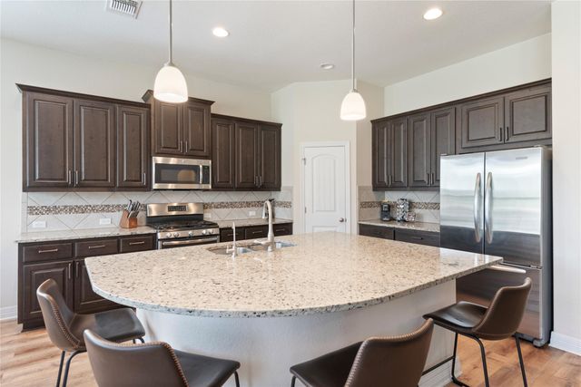 953 Vista Gardens DR, Buda, TX 78610