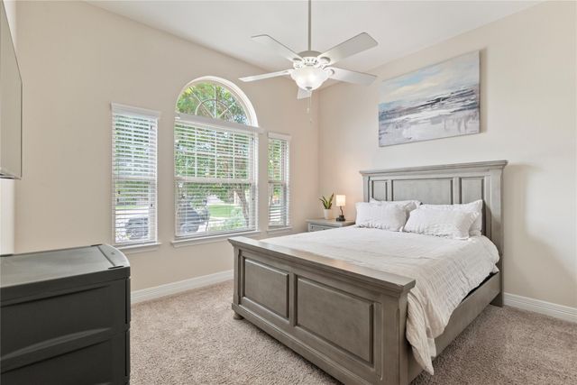 953 Vista Gardens DR, Buda, TX 78610