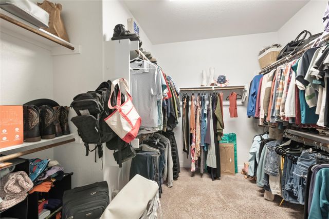 953 Vista Gardens DR, Buda, TX 78610