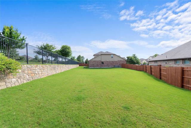 953 Vista Gardens DR, Buda, TX 78610
