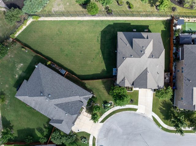 953 Vista Gardens DR, Buda, TX 78610