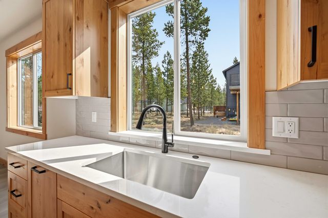 17146 Covina Road, Bend, OR 97707