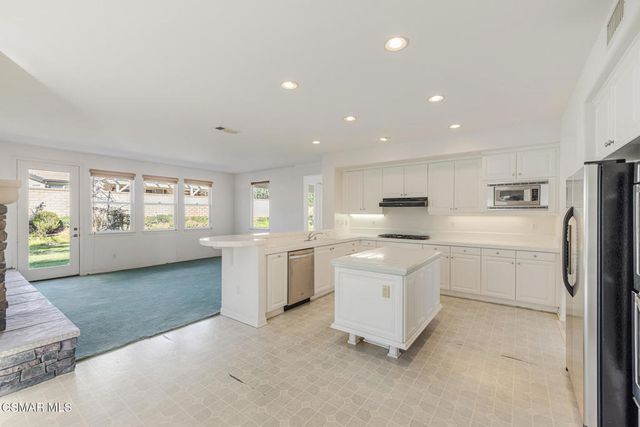 5817 Evening Sky Drive, Simi Valley, CA 93063