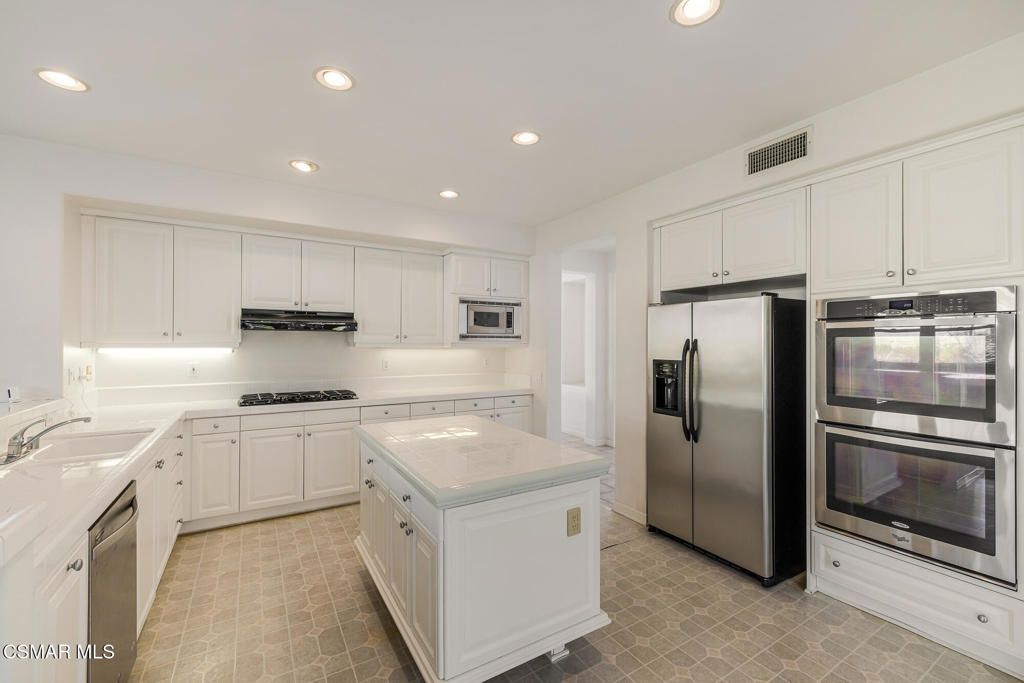 Image 13 of property listing at 5817 Evening Sky Drive, Simi Valley, CA 93063