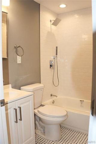 9821 Whitcomb Lane, Affton, MO 63123