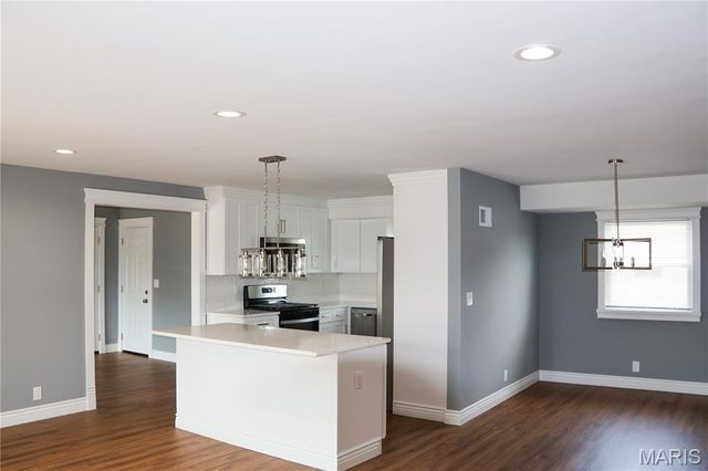9821 Whitcomb Lane, Affton, MO 63123
