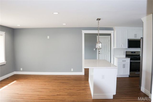9821 Whitcomb Lane, Affton, MO 63123