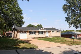 9821 Whitcomb Lane, Affton, MO 63123