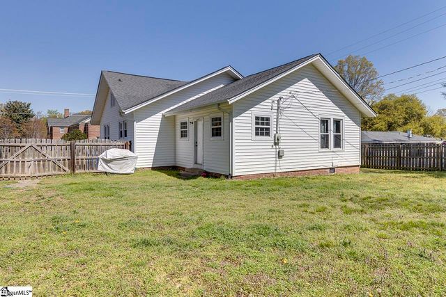 353 E Georgia Street, Woodruff, SC 29388