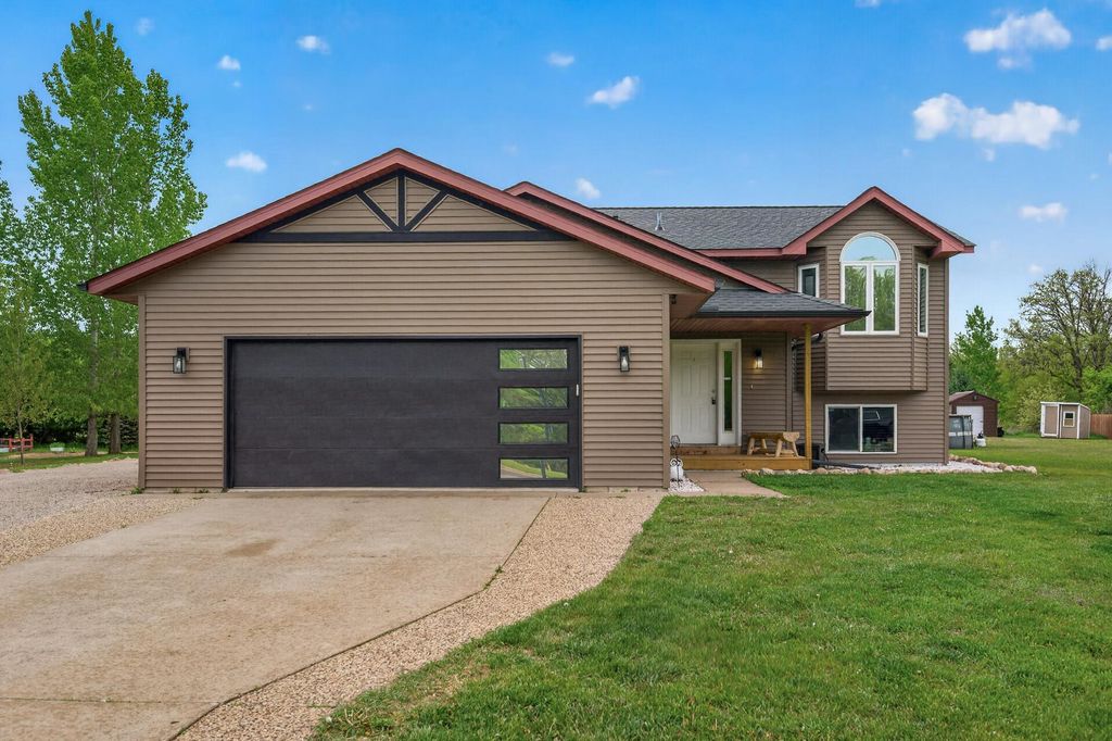 14216 314th Avenue NW, Princeton, MN 55371