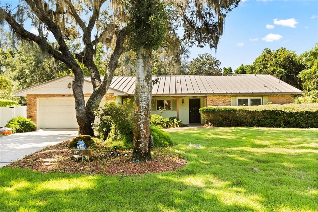 327 LAURA LANE, Mount Dora, FL 32757