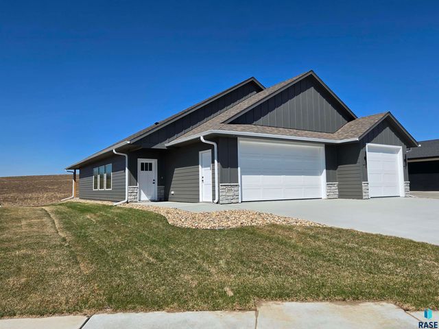 205 N WILDCAT Dr Drive, Sioux Falls, SD 57110