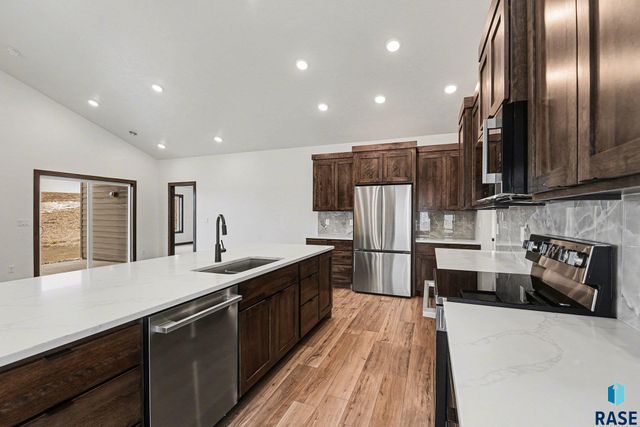 205 N WILDCAT Dr Drive, Sioux Falls, SD 57110
