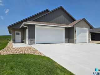 205 N WILDCAT Dr Drive, Sioux Falls, SD 57110