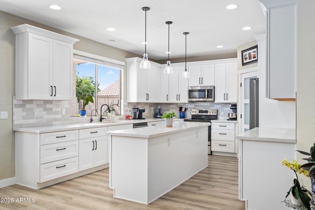 1071 E IVANHOE Street, Gilbert, AZ 85295