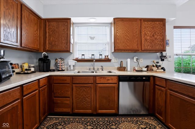 337 Stoneybrook Grove Drive, Greenwood, IN 46142