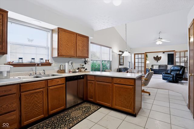 337 Stoneybrook Grove Drive, Greenwood, IN 46142