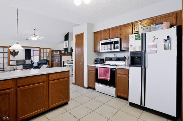 337 Stoneybrook Grove Drive, Greenwood, IN 46142
