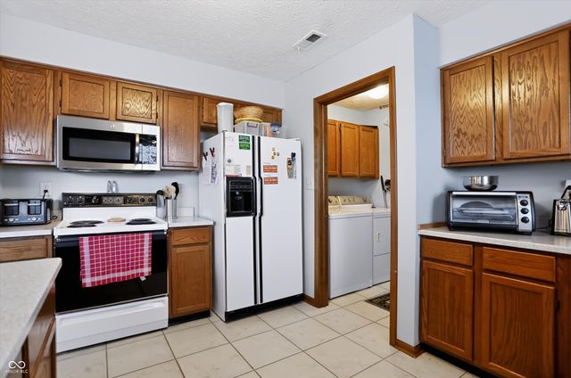 337 Stoneybrook Grove Drive, Greenwood, IN 46142