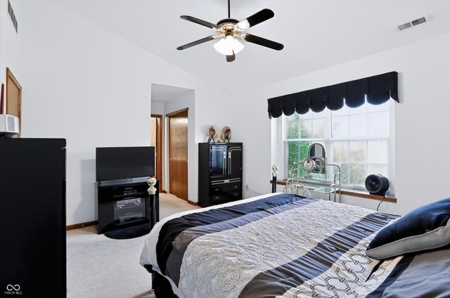 337 Stoneybrook Grove Drive, Greenwood, IN 46142